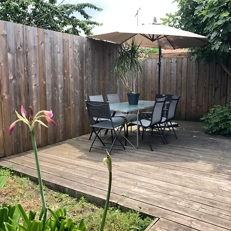 Maison Avec Petit Jardin Et Terrasse Hébergement de vacances *